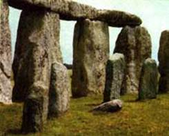 Трилит - это сооружение в виде каменых плит, покоящиеся на каменных же опорах